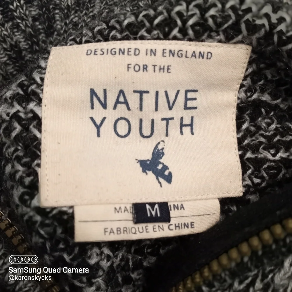NATIVE Youth Long Sleeve Zip-up Black & Gray Cardigan Sweater Men's Size Medium